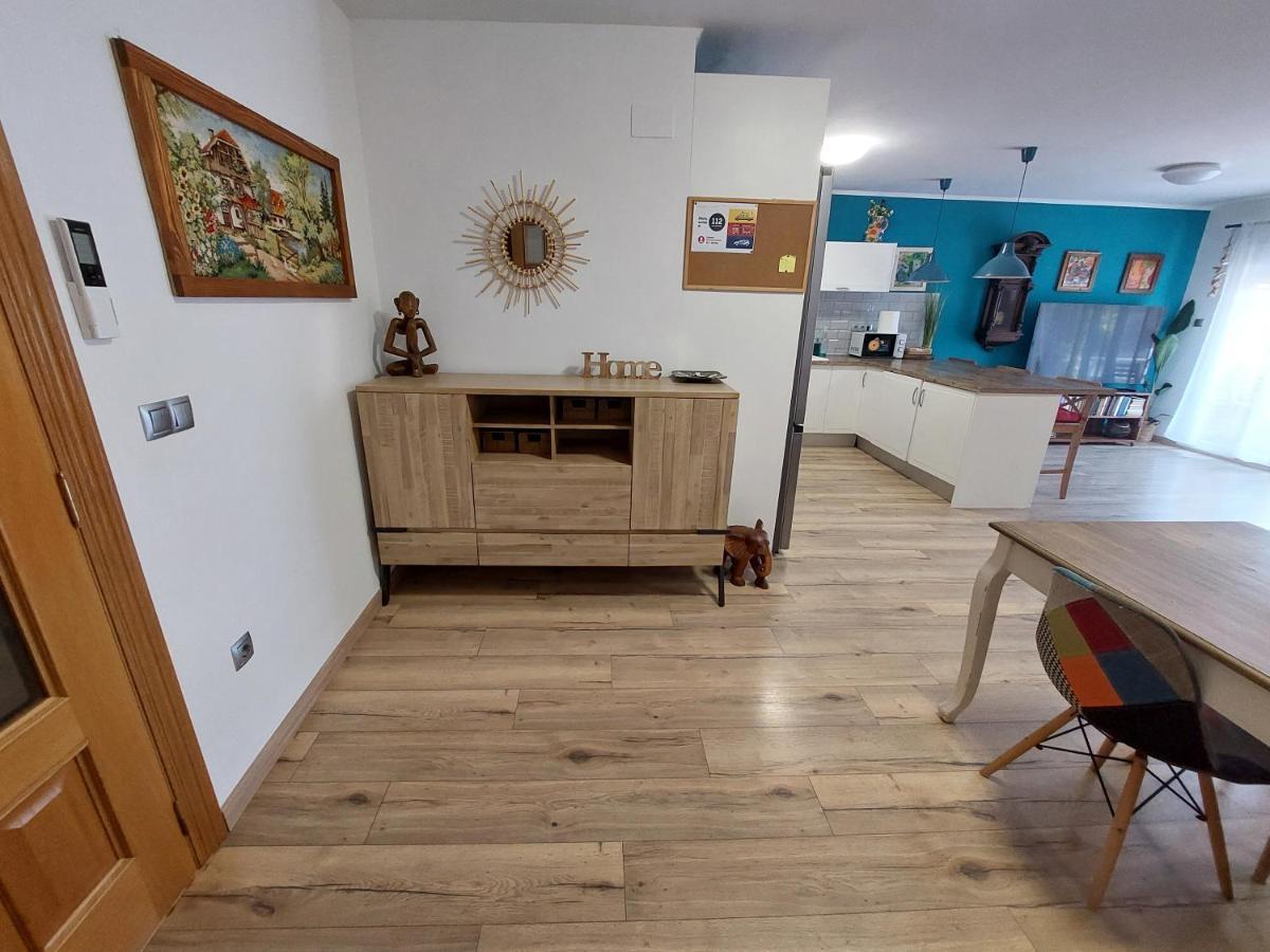 Family Apartment Andrea Alaquas Exteriér fotografie